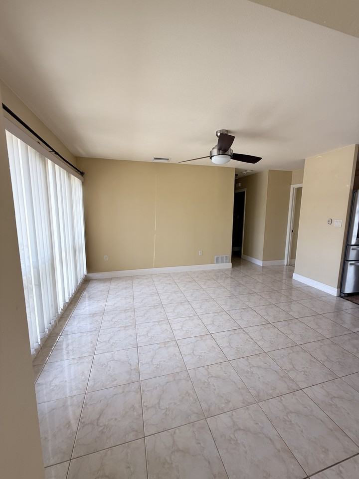 4568 Grobe St - Photo 7 of 12