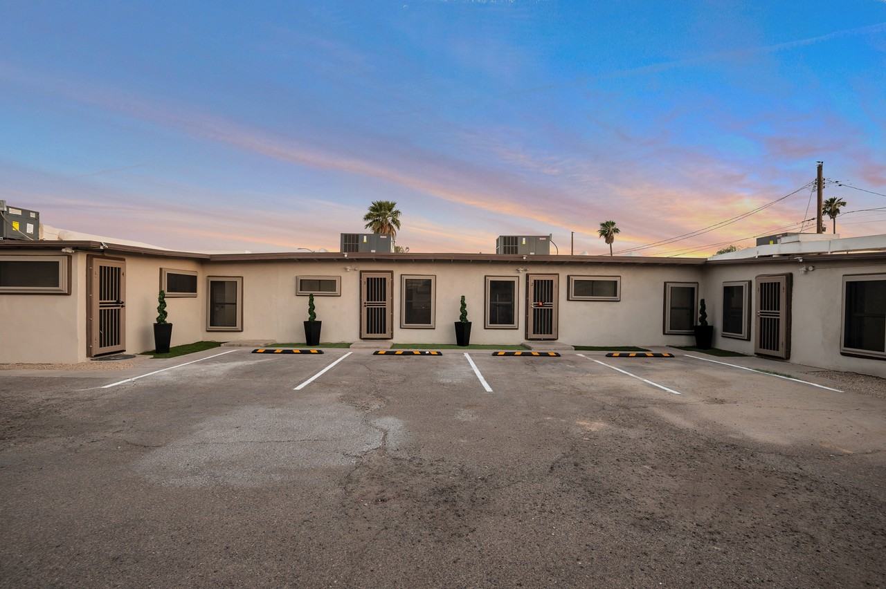 1108 S 33Rd Ave - Photo 2 of 12