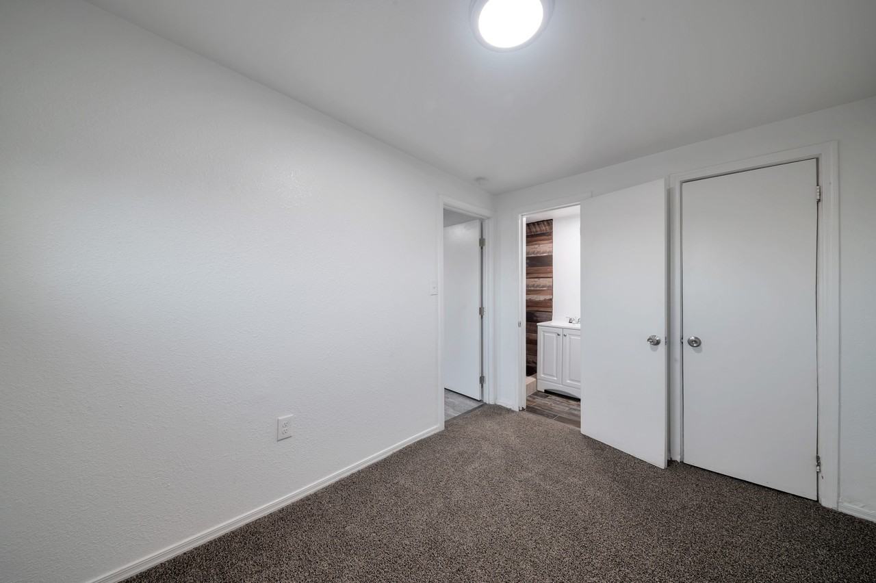 1108 S 33Rd Ave - Photo 7 of 12