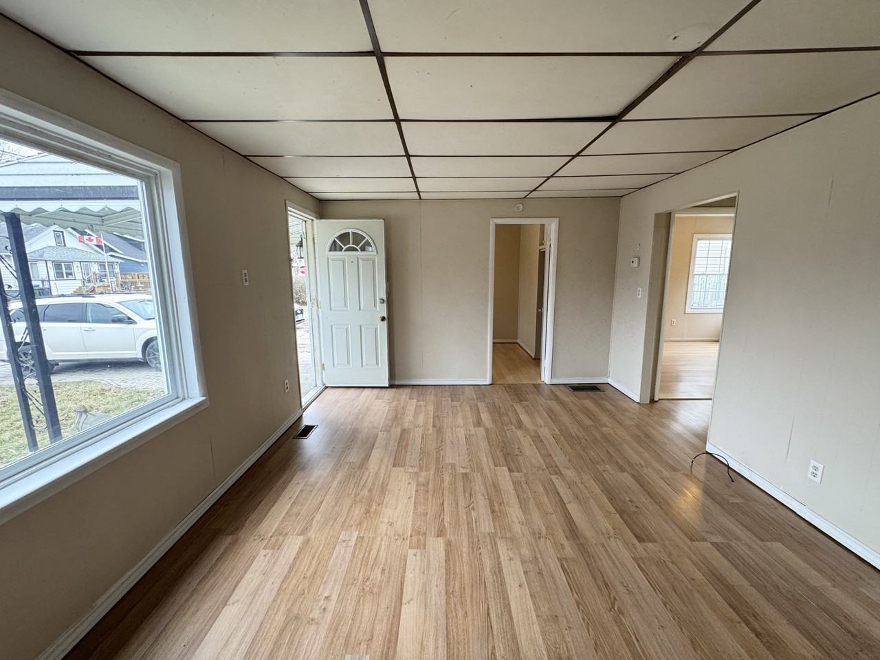 1069 Felix Ave - Photo 4 of 25