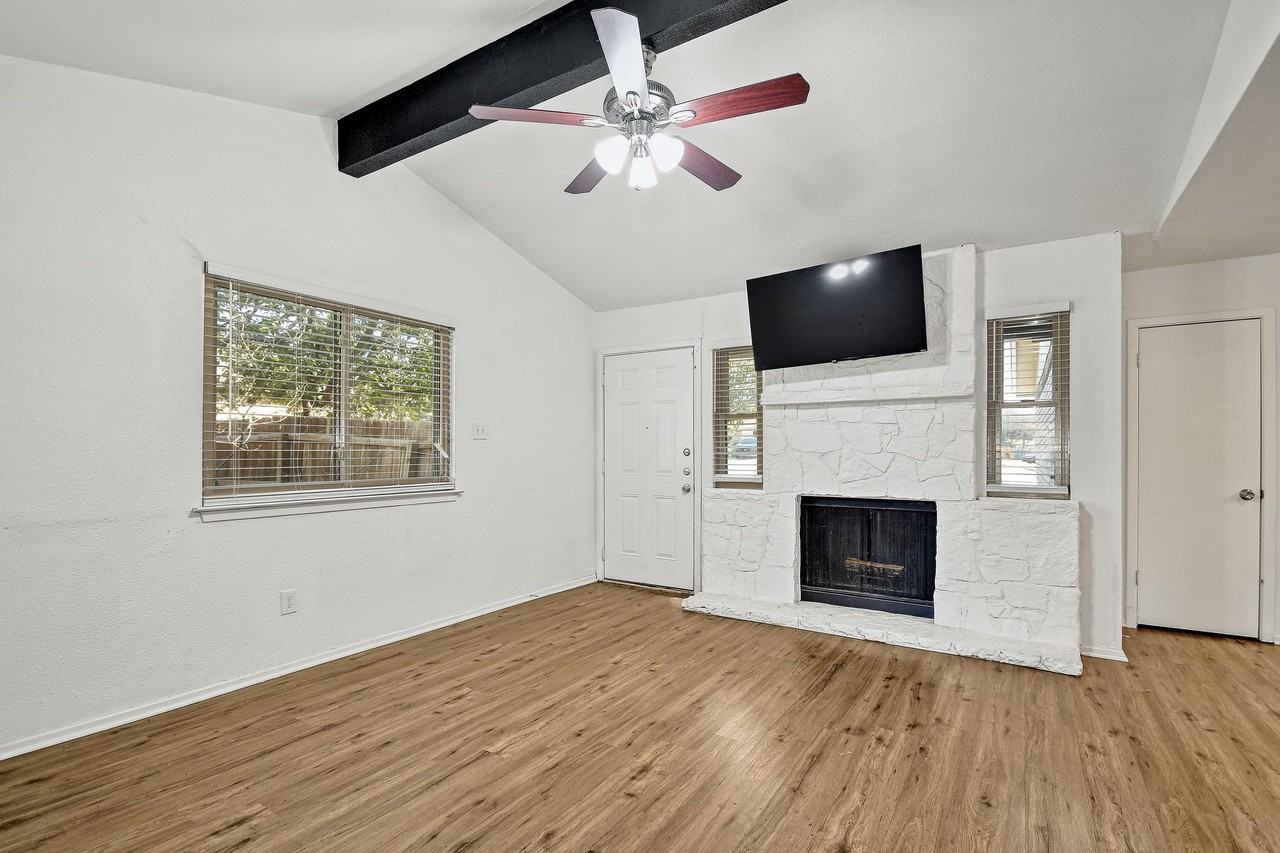 5623 Fountainwood Dr - Photo 6 of 25