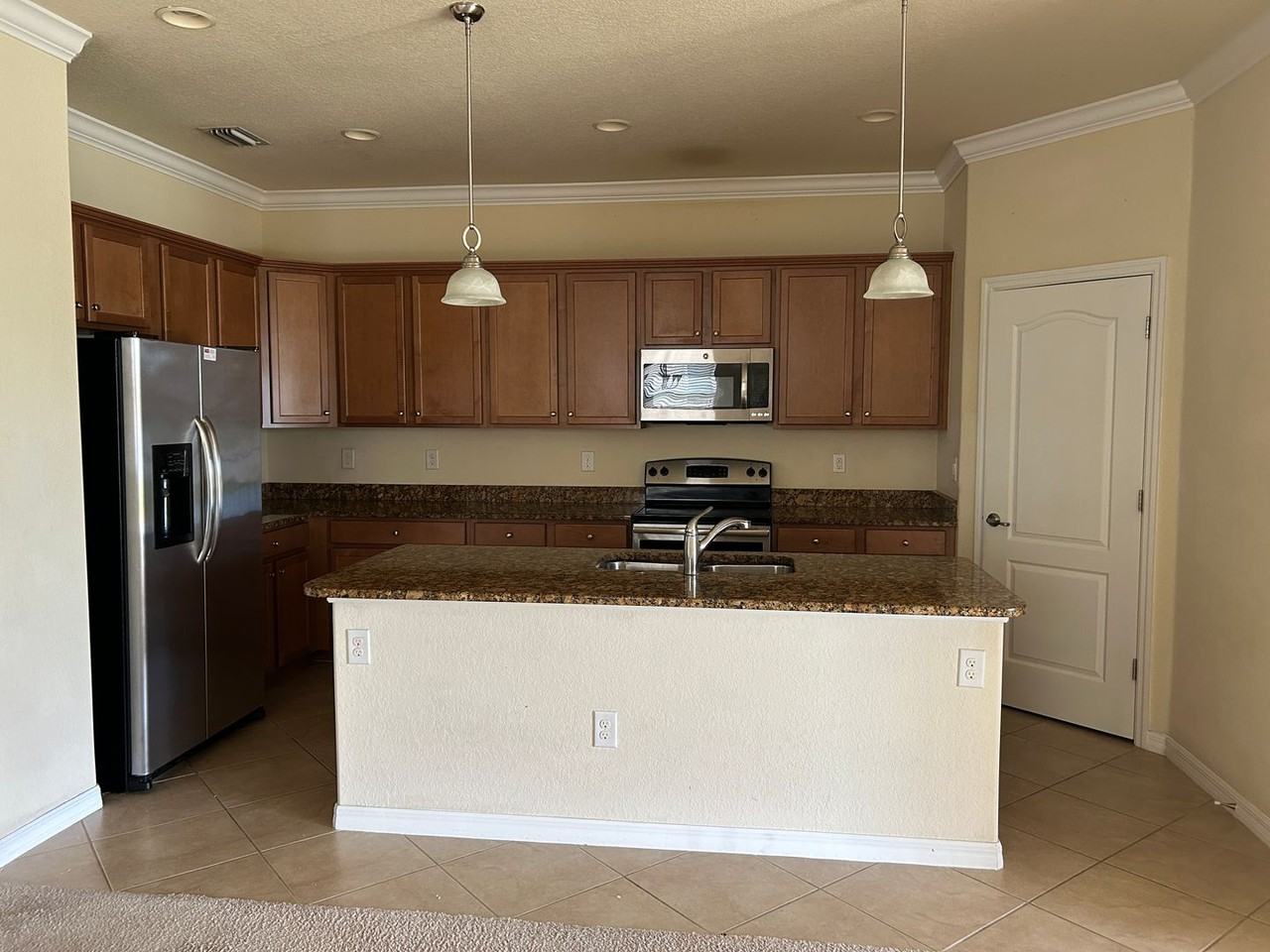 11294 Red Bluff Ln - Photo 2 of 14