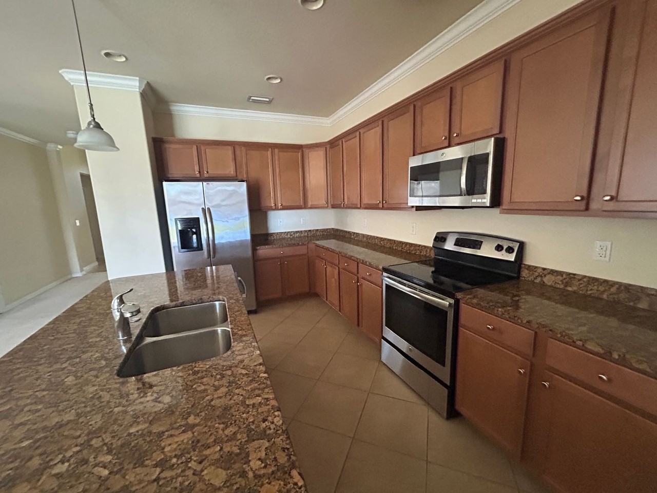 11294 Red Bluff Ln - Photo 3 of 14