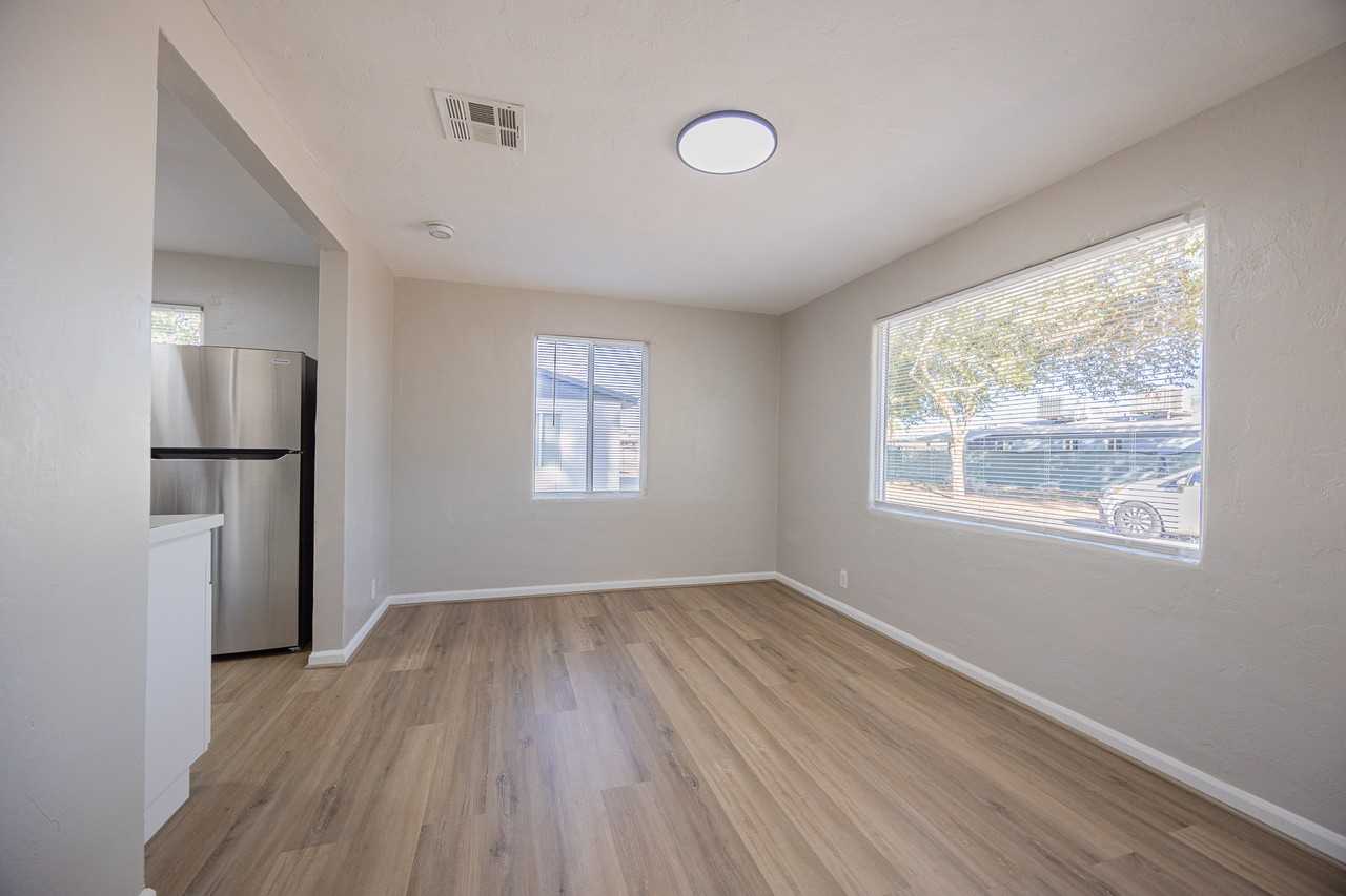 4208 N 17Th St - Photo 6 of 50