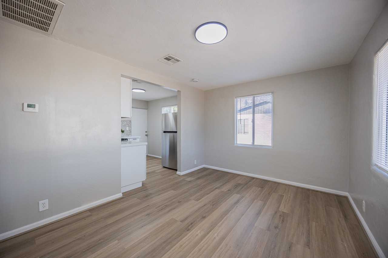 4208 N 17Th St - Photo 7 of 50