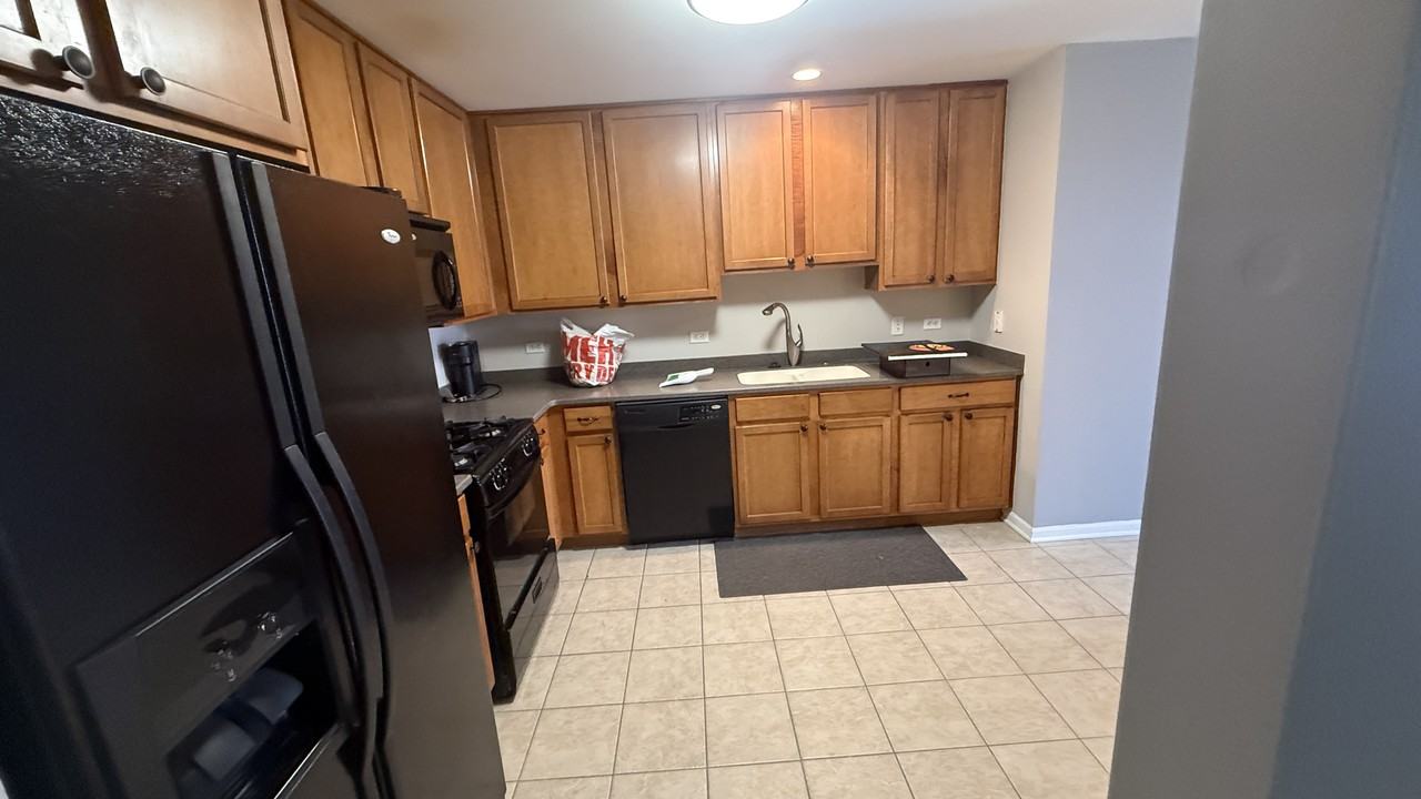 855 E 22nd St #403 - Photo 4 of 30