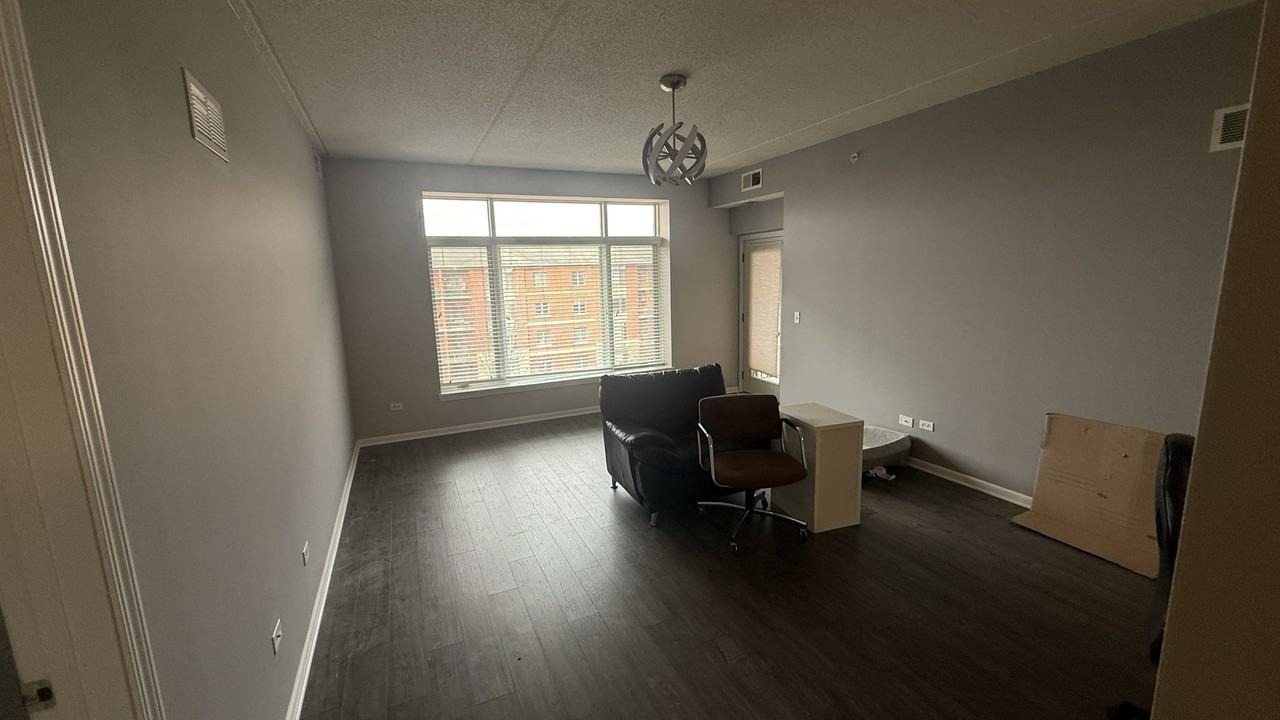 855 E 22nd St #403 - Photo 7 of 30