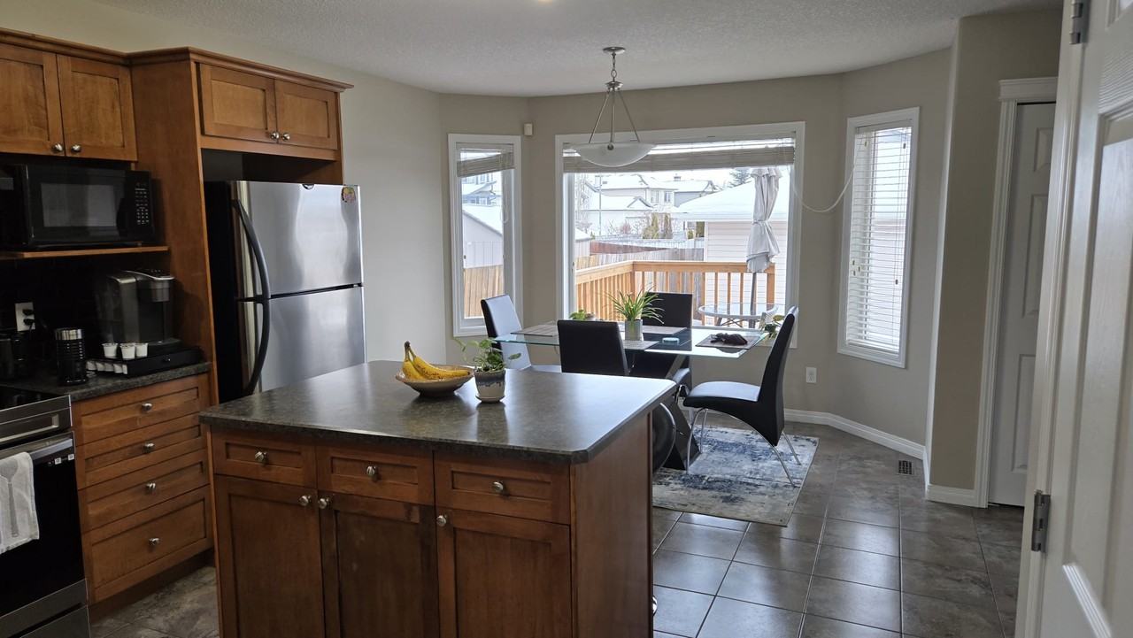 106 Brintnell Blvd Nw - Photo 7 of 20