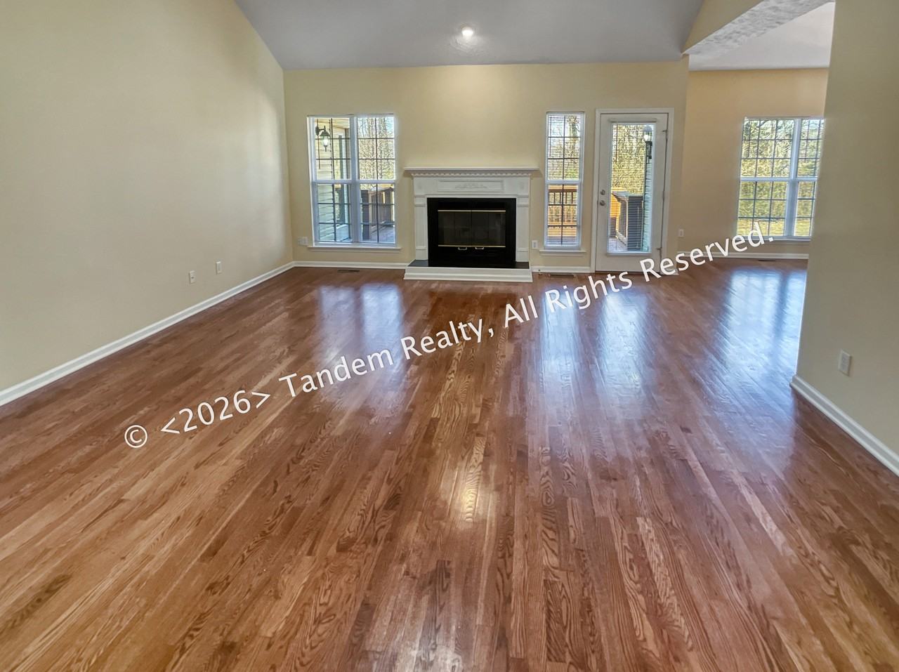 7365 Sugarloaf Dr - Photo 3 of 25