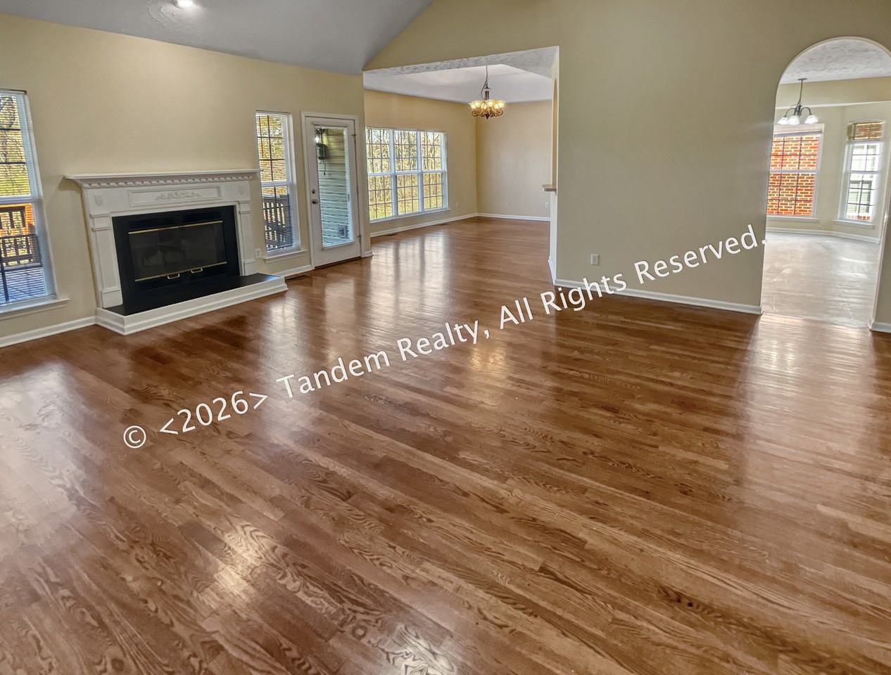 7365 Sugarloaf Dr - Photo 4 of 25