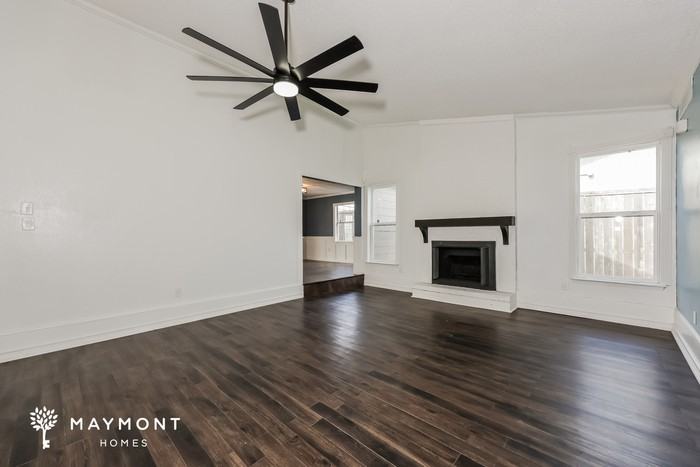 2611 Elk Grove Rd - Photo 4 of 15