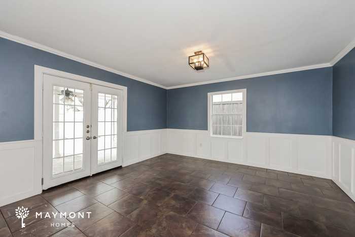 2611 Elk Grove Rd - Photo 6 of 15