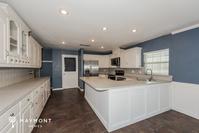 2611 Elk Grove Rd - Photo 7 of 15