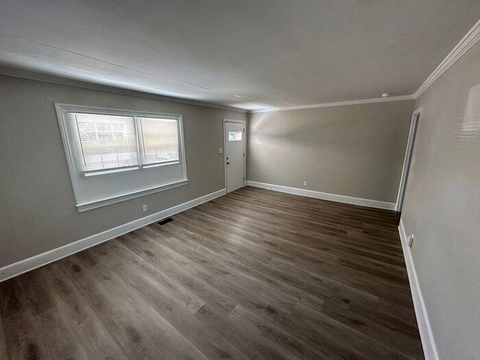 2413 Dallas Ave - Photo 2 of 13