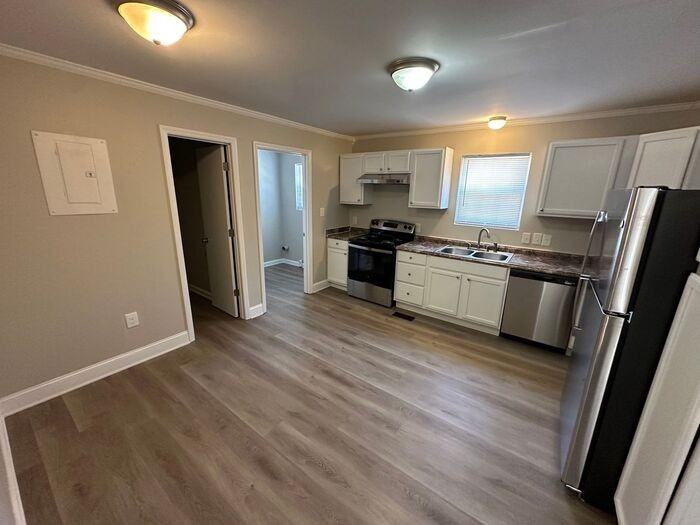 2413 Dallas Ave - Photo 5 of 13