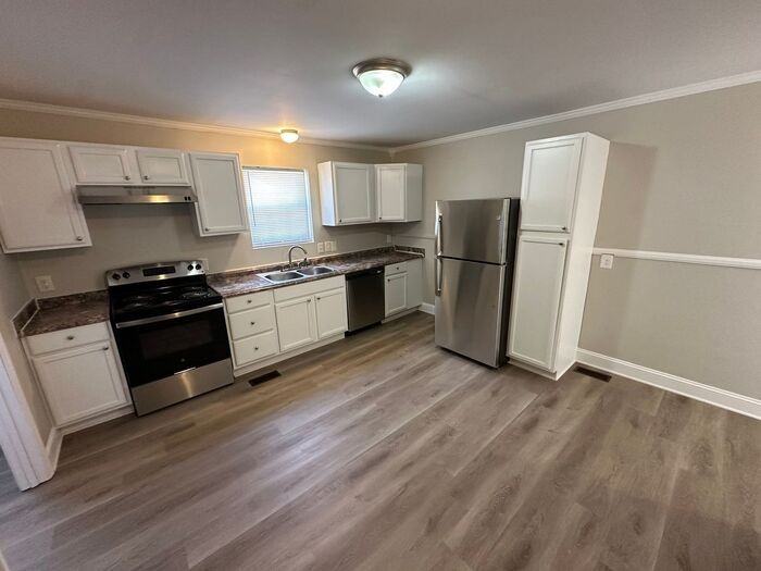 2413 Dallas Ave - Photo 6 of 13