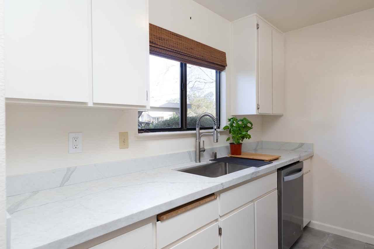 1170 Whitewater Cv - Photo 2 of 25