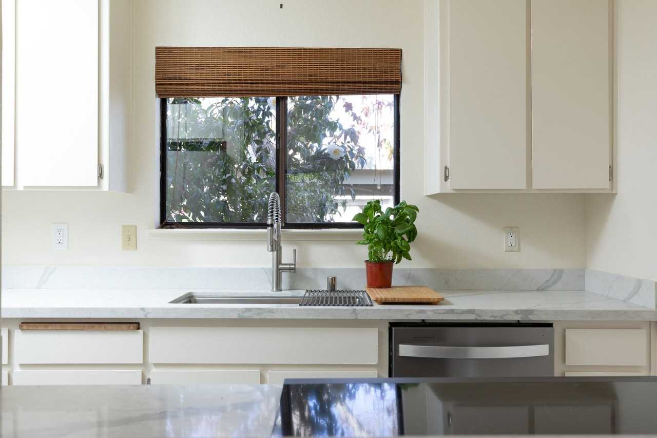 1170 Whitewater Cv - Photo 5 of 25