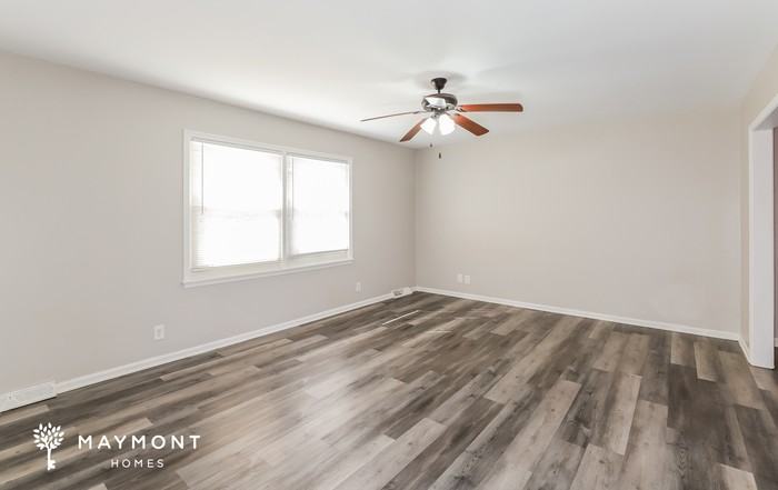 9425 Goddard St - Photo 5 of 16