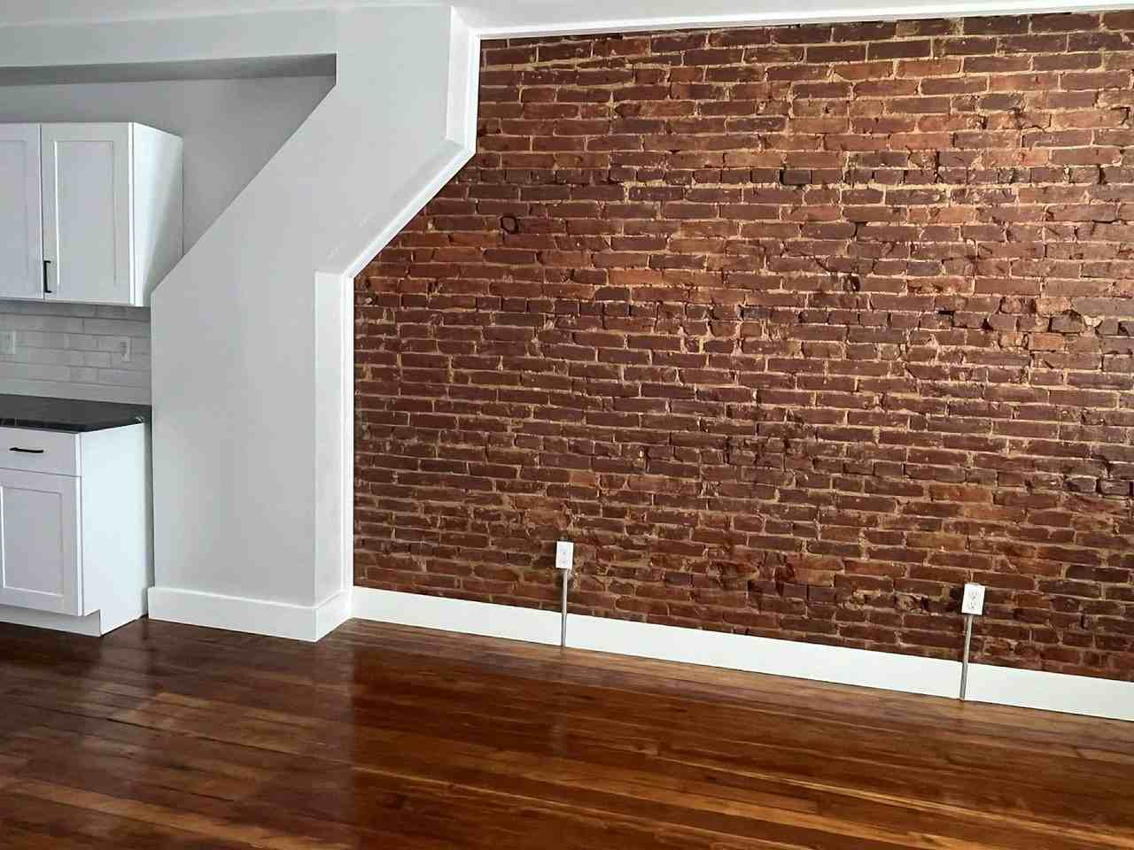 559 S Christian St - Photo 3 of 13