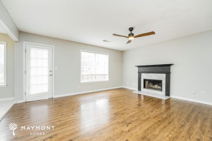 558 Watson Bay - Photo 7 of 17