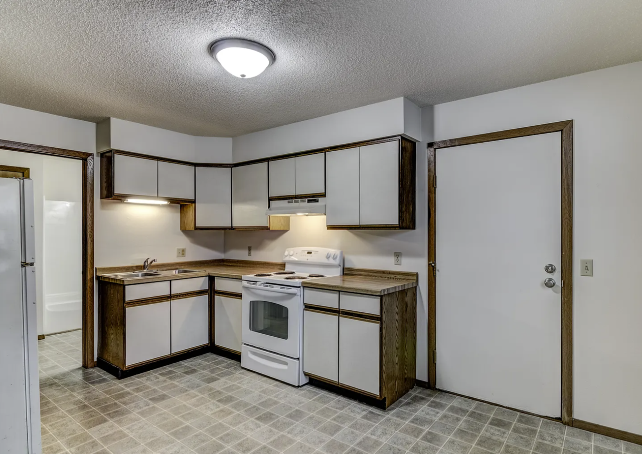 Welcome to Fairfax Street! - Photo 2 of 8