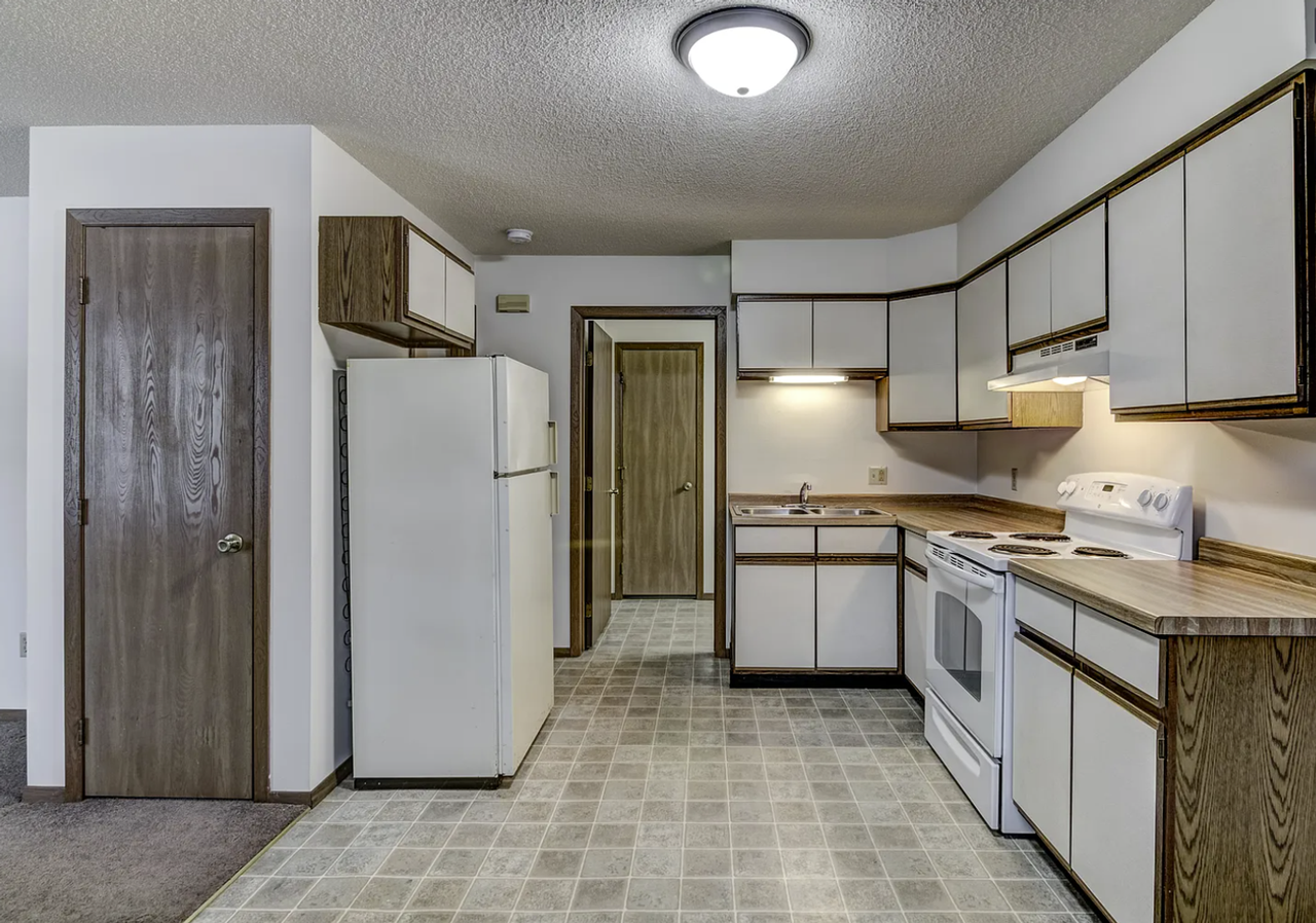 Welcome to Fairfax Street! - Photo 3 of 8