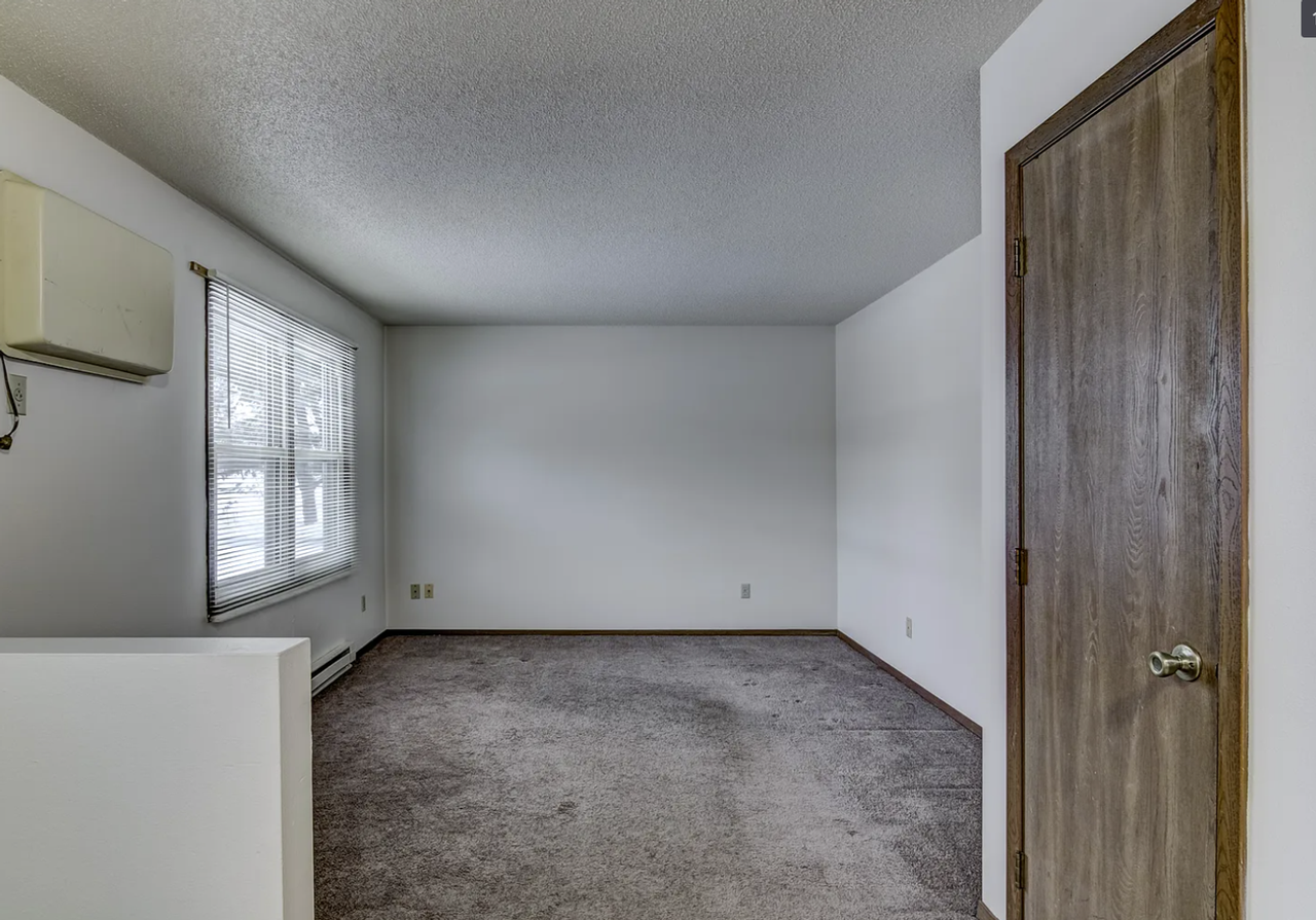 Welcome to Fairfax Street! - Photo 5 of 8