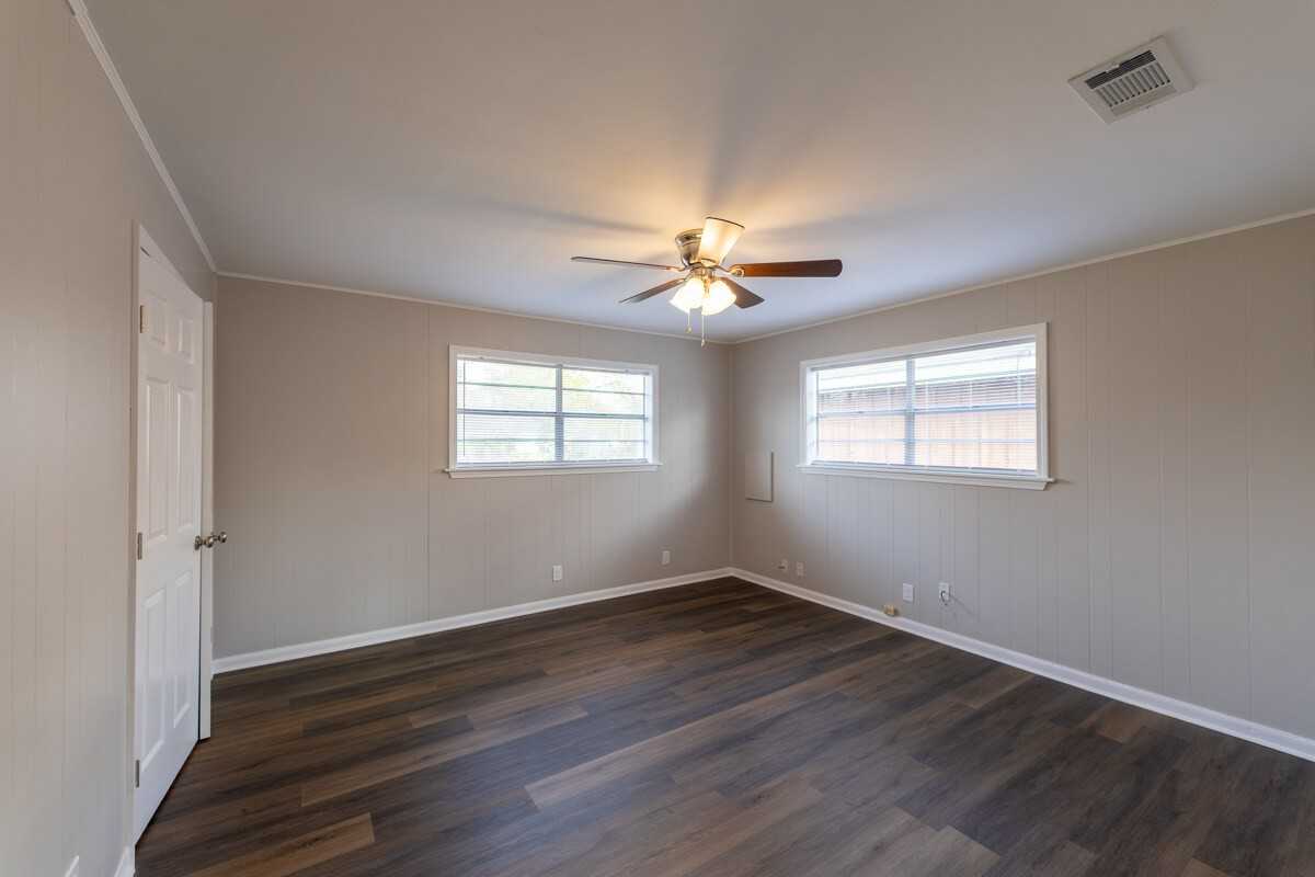 1517 Tennessee St - Photo 5 of 10