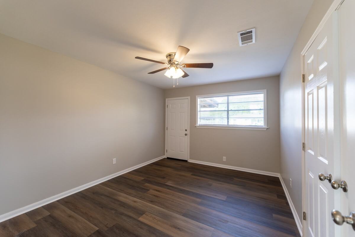 1517 Tennessee St - Photo 7 of 10