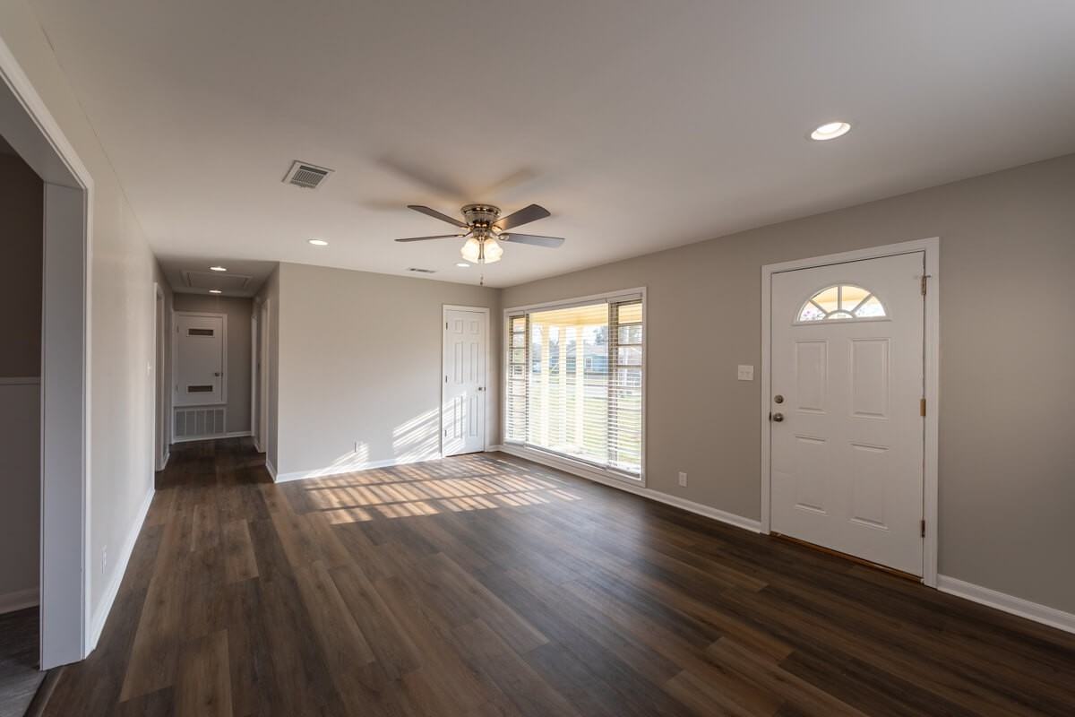 1517 Tennessee St - Photo 3 of 10