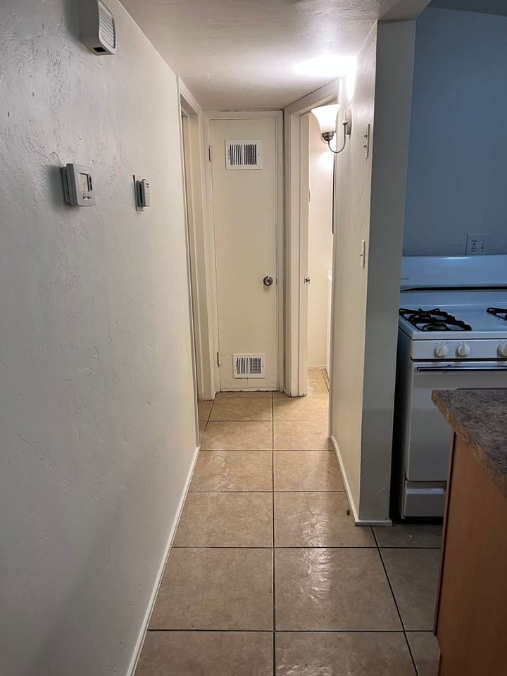 1634-1662 N. Beverly Avenue - Photo 4 of 27