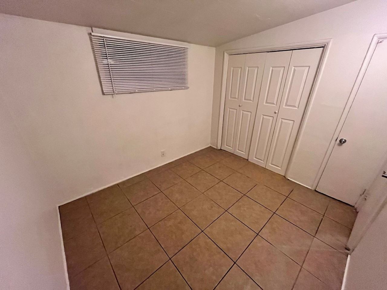 1634-1662 N. Beverly Avenue - Photo 7 of 27