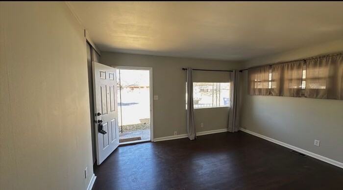 2901 Azalea Rd Sw - Photo 3 of 19