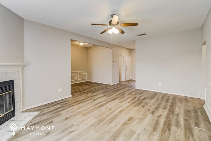 1005 Meadowbend Dr - Photo 4 of 15