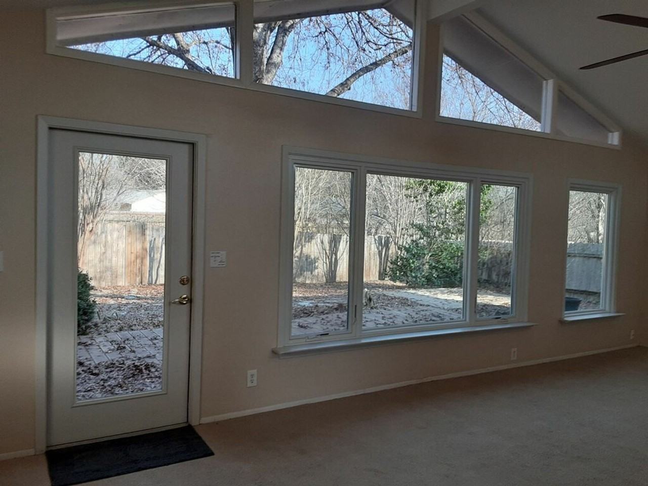 8310 Hastings - Photo 5 of 12