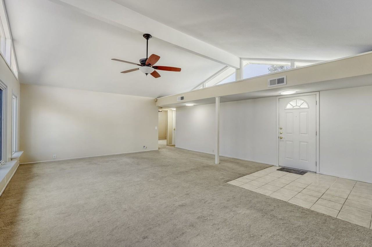 8310 Hastings - Photo 6 of 12