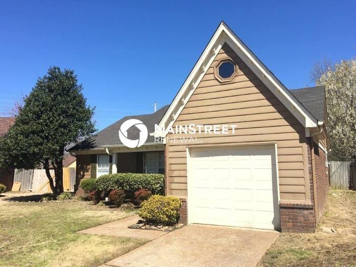 8538 Highland Glen Cir N - Photo 3 of 50