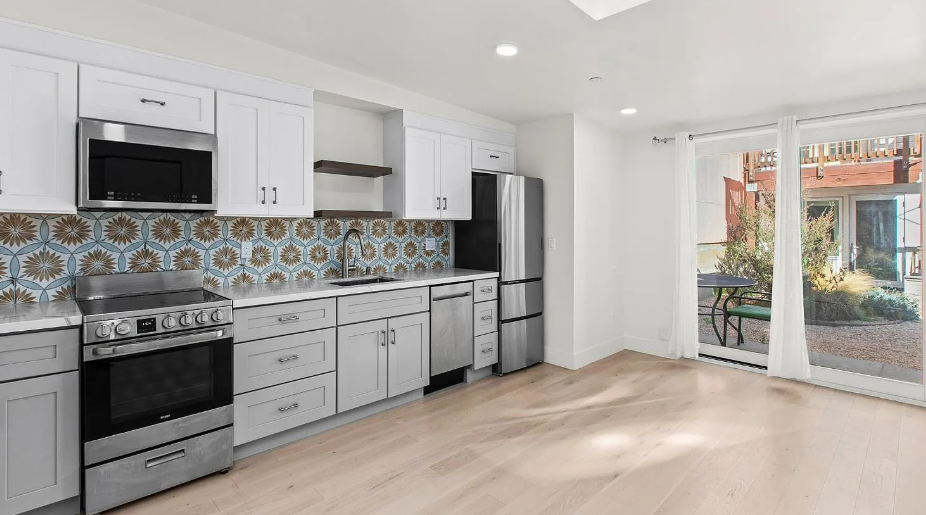 3763 Cesar Chavez - Photo 3 of 6