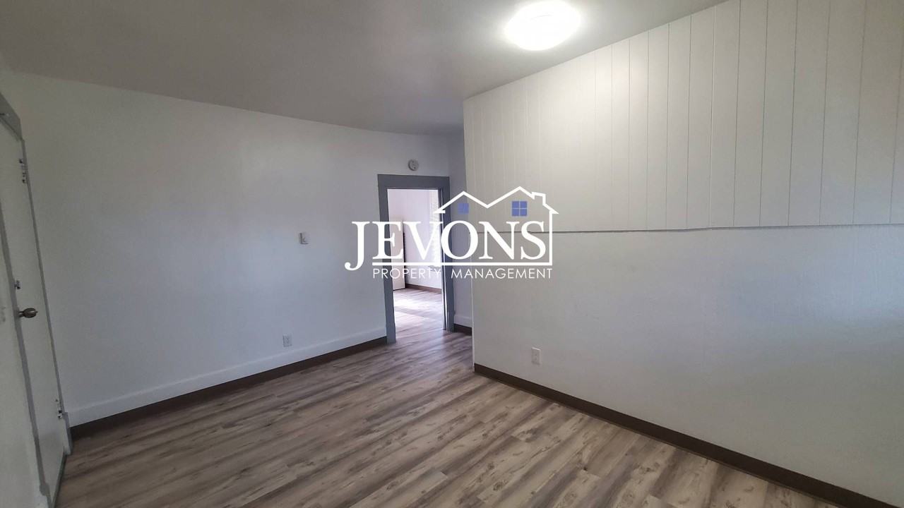 704 N 2nd St Yakima, WA 98901 - Photo 3 of 31