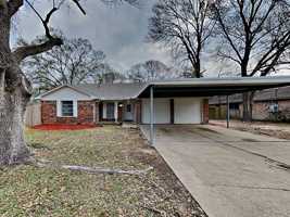 featured image of 1600 Donovan St