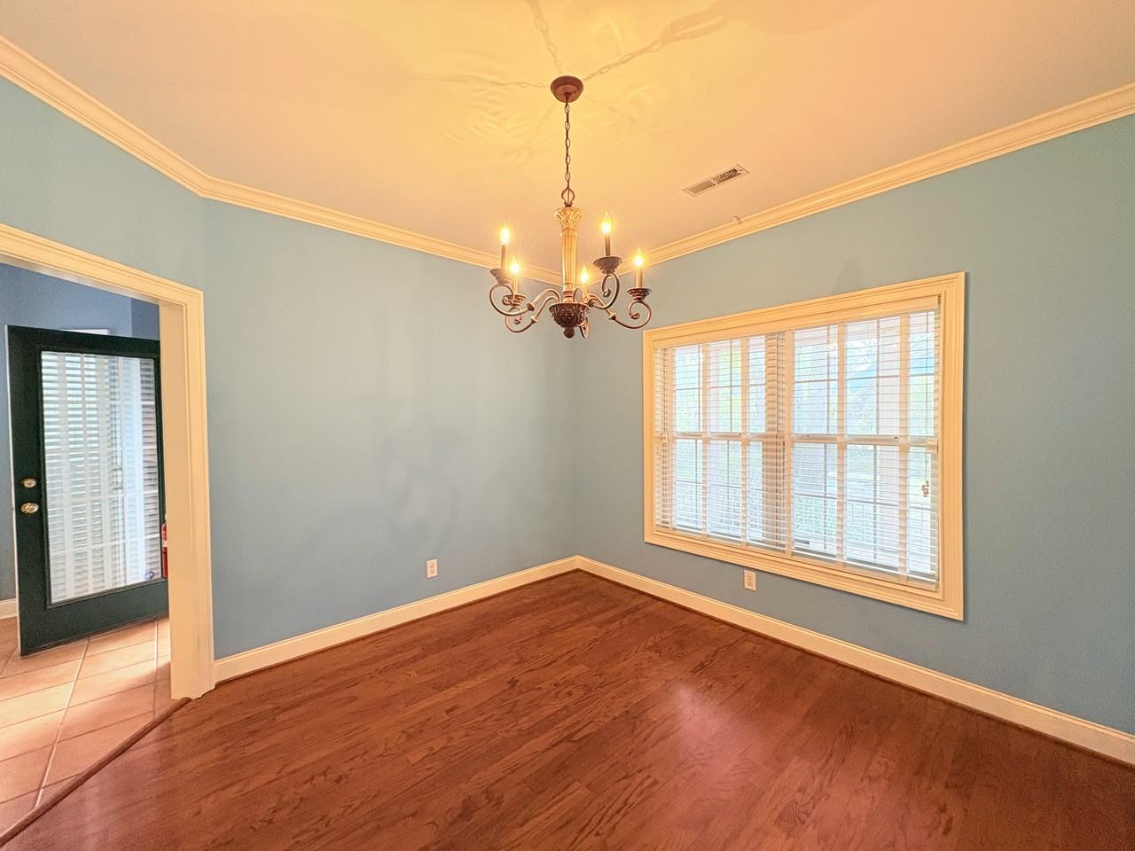 1478 Highland Cir - Photo 7 of 34