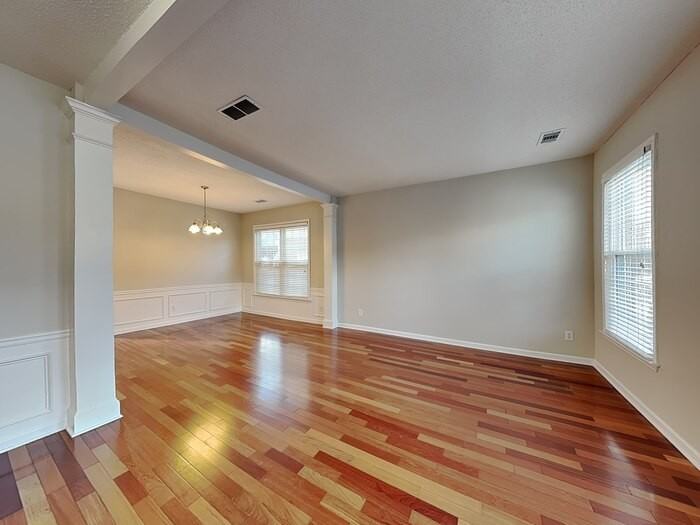 2830 Priestcliff Dr Se - Photo 2 of 20