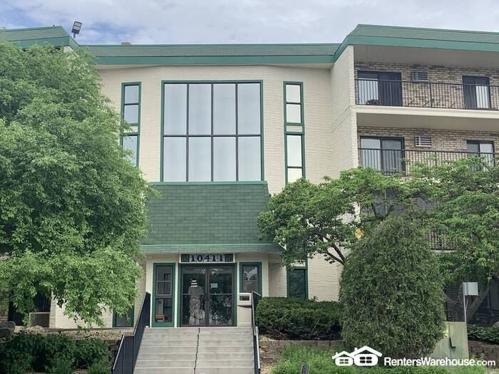 10411 Cedar Lake Rd #312 - Photo 2 of 23