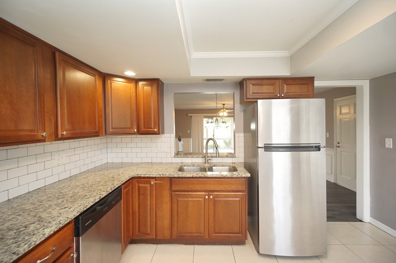 10330 Carrollwood Ln #94 - Photo 7 of 24