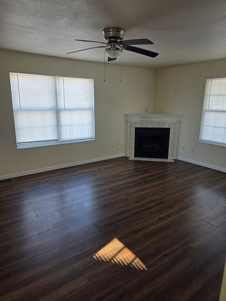 718 Connor St - Photo 5 of 5