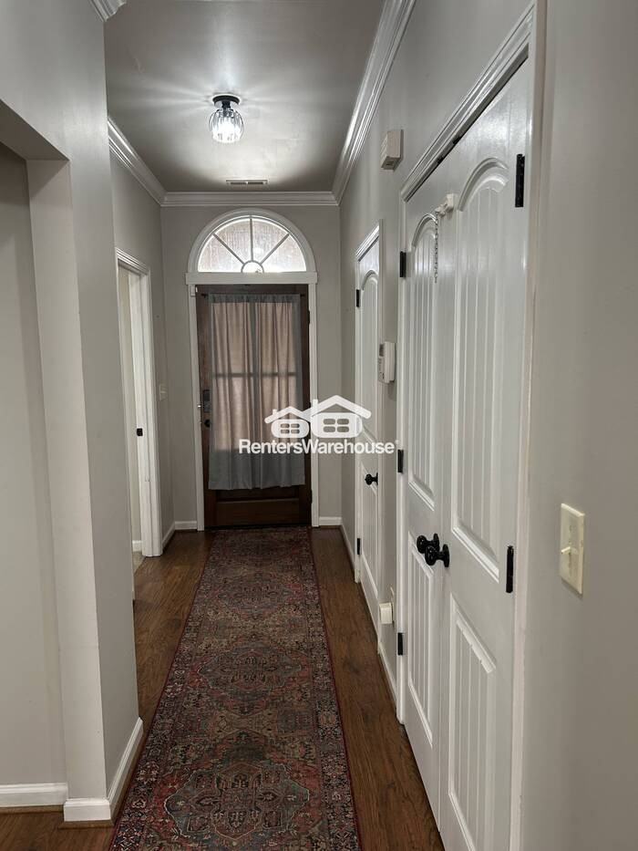 389 Reed Way - Photo 3 of 33