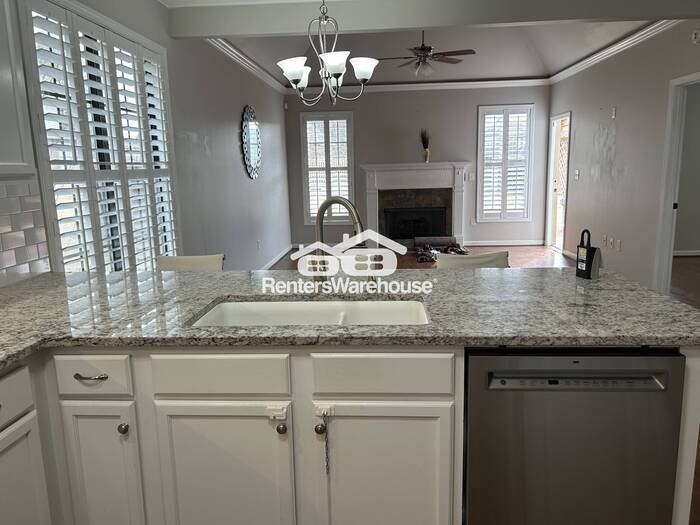 389 Reed Way - Photo 7 of 33