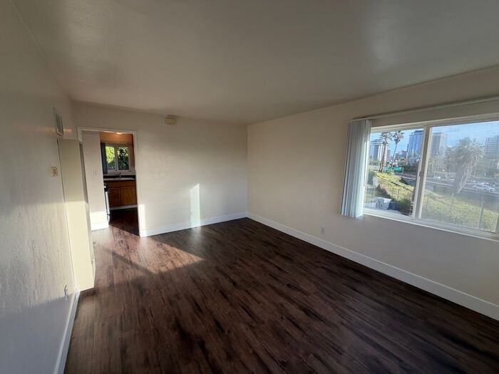 1920 Front St - Photo 2 of 9