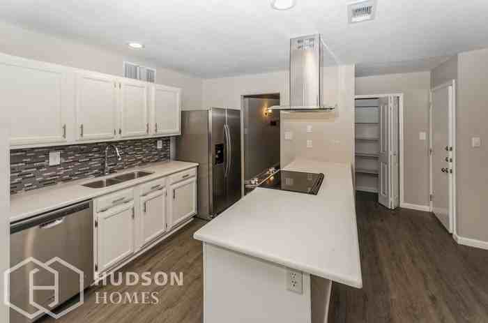 1014 Coffeyville Trl - Photo 3 of 14